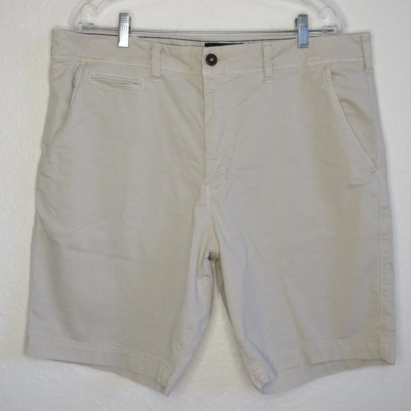 American Eagle* Men's 1.5"‎ Belt Loop Multipocketed Flat Khaki Shorts~ Size 38 - Picture 1 of 12